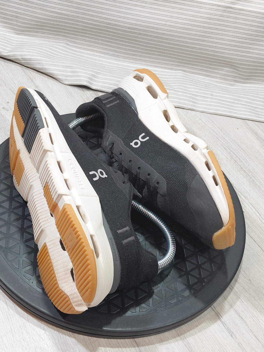On Running Womens Cloudnova Form 2 Lifestyle Athletic Shoes Black Ivory SIZE 6 - Picture 7 of 14